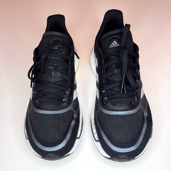 Adidas Women’s Supernova Black / White / Silver Athletic Running Sneakers Size-6 - Picture 2 of 11